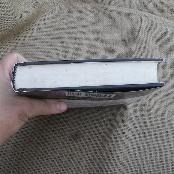 UFOs & Alien Contact: Two Centuries of Mystery book - Picture 7 of 16